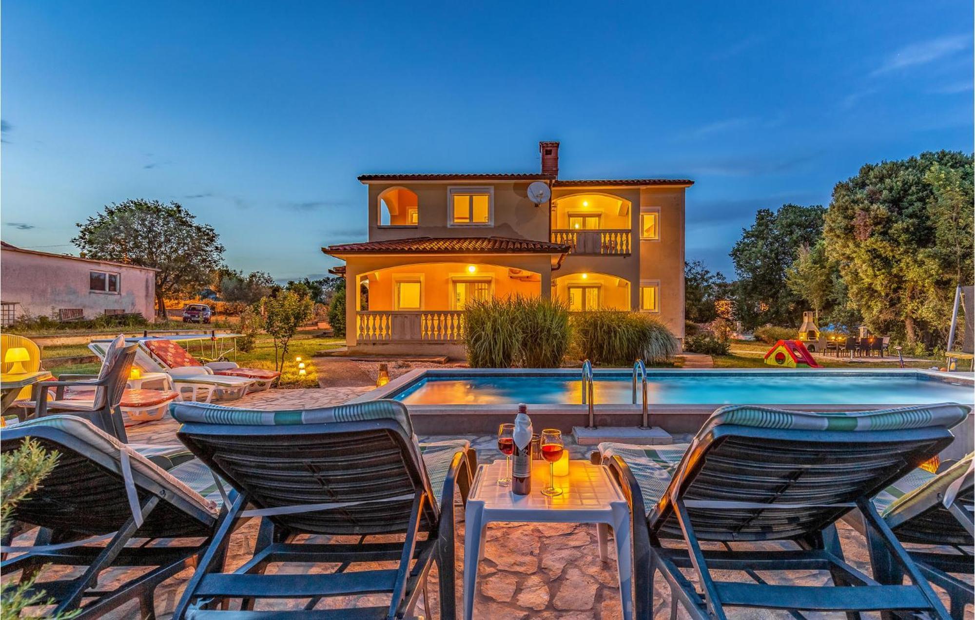 Amazing Home In Valtura Bagian luar foto