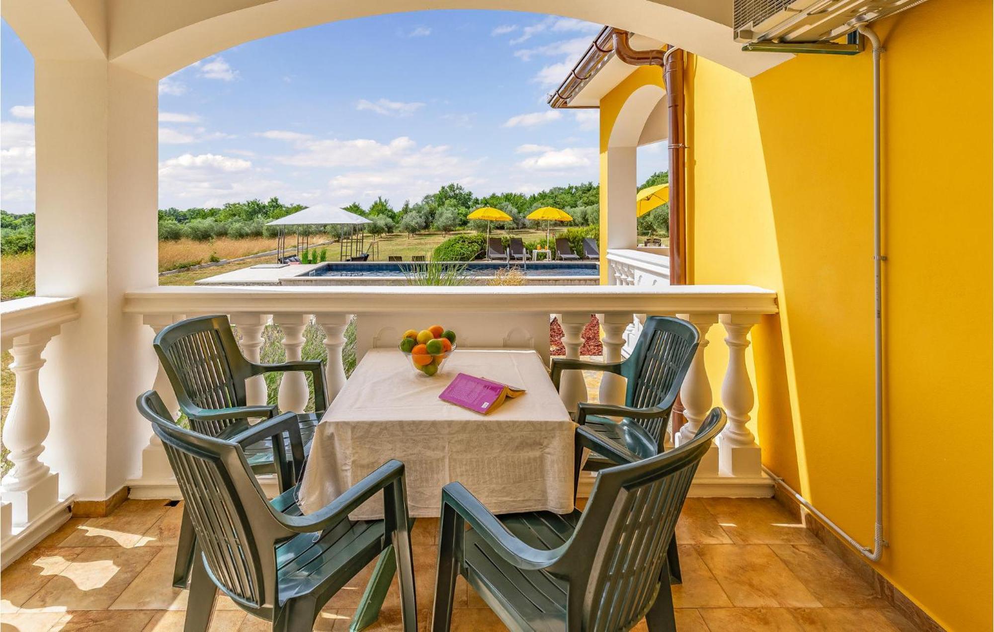Amazing Home In Valtura Bagian luar foto